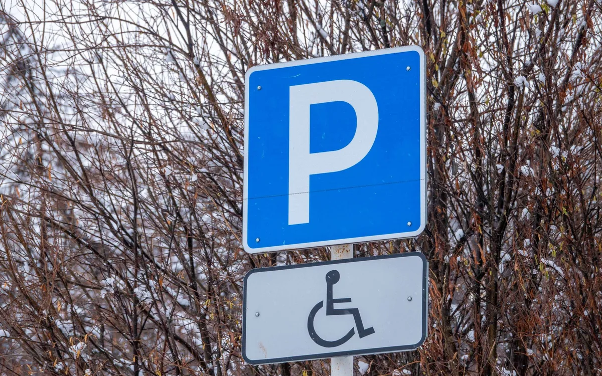 Dojście, parking i komunikacja miejska