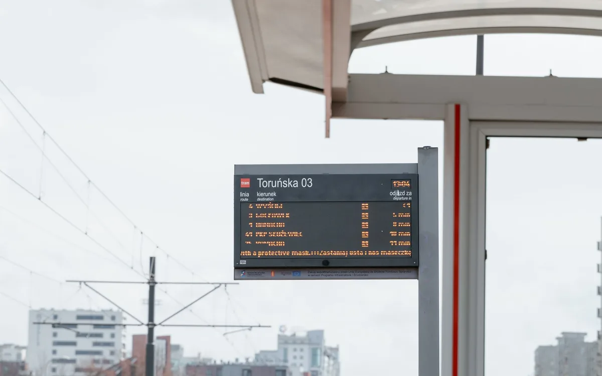 Rozkład odjazdów i przesiadki