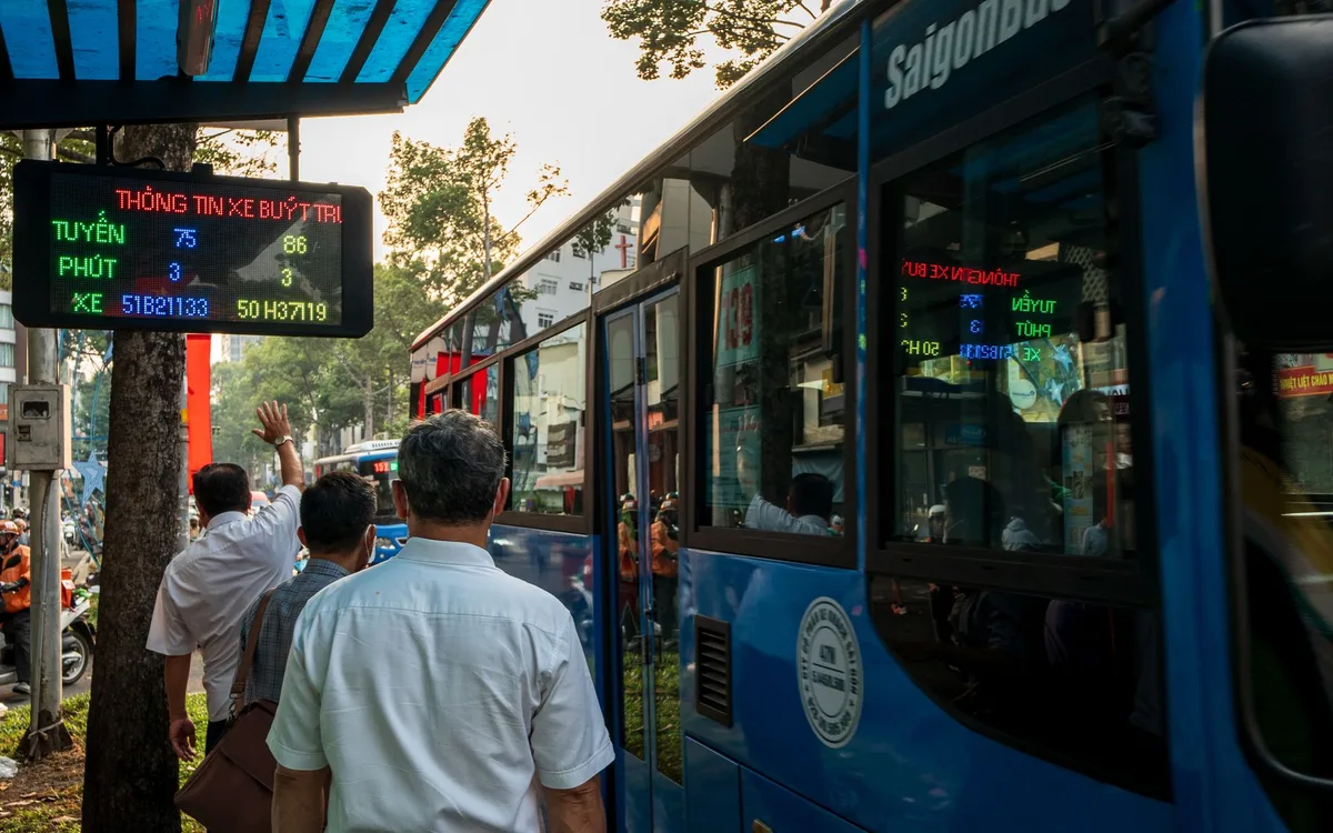 Jak sprawdzić autobus, rozkład jazdy i przesiadki?