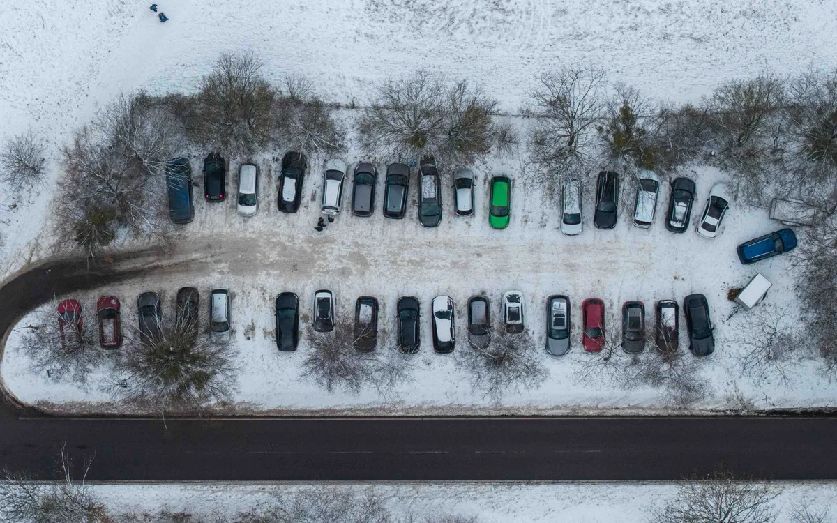 Jak zaplanować parking przy całodziennej wycieczce?