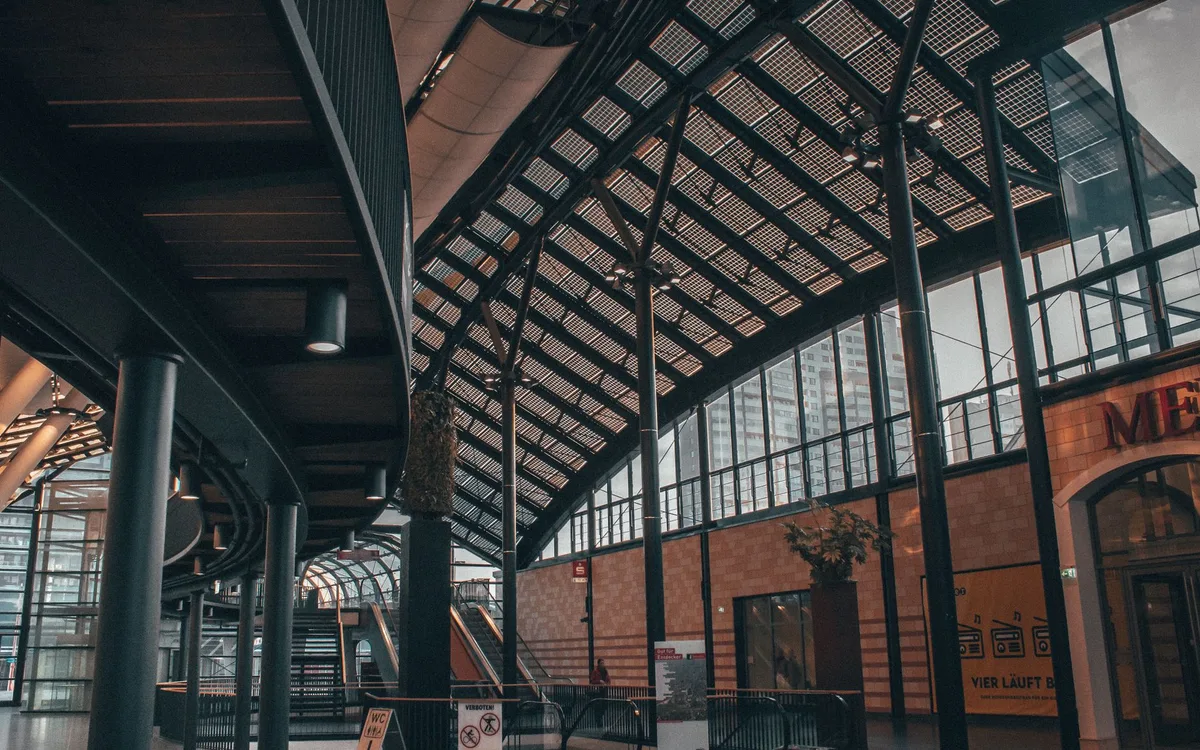 Jak wyjść z dworca do centrum, Alei NMP i Jasnej Góry?