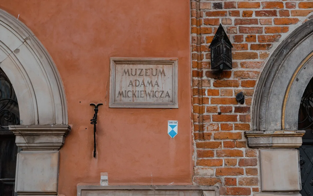 Co robić między muzeami podczas deszczu?